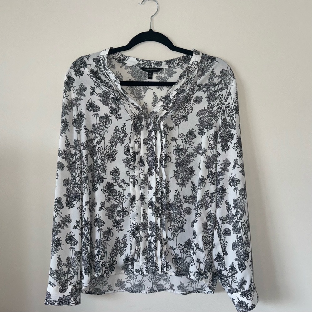 Banana Republic Pleated Floral Blouse (Black/White, Size M, Excellent Condition)